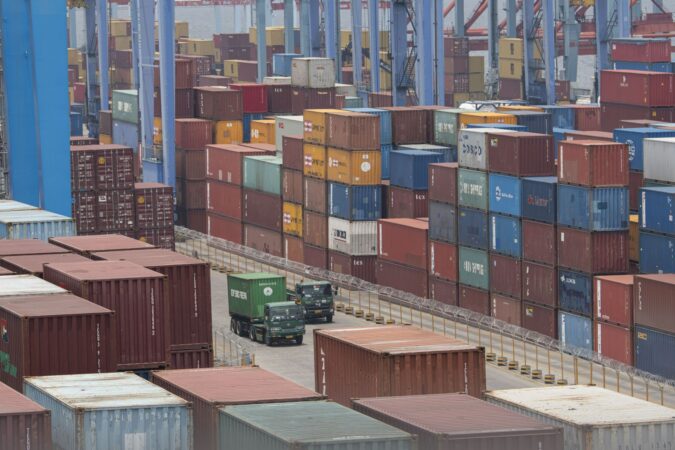 dampak negatif perdagangan internasional